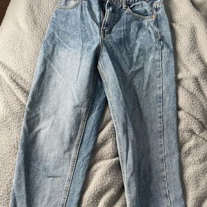 MEDUIM WASHED MOM JEANSN